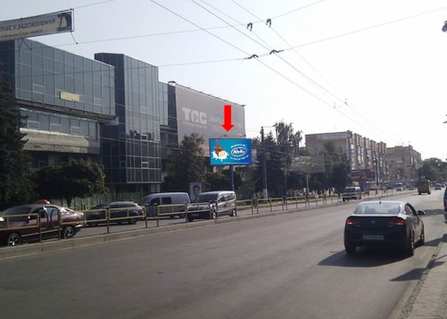 Щит 6x3,  Киевская ул., 100, напротив ТРЦ "Глобал", супермаркетов Фокстрот, Эльдорадо, Комфи, Караван, в центр