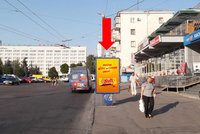 Сітілайт 1.2x1.8,  Победы пл., 3, возле магазина "Космо", универмага "Молодежная мода"