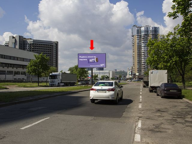 Щит 6x3,  Нестайко ул. (ул. Мильчакова) 5, разделитель, в сторону МВЦ, ст. м. "Левобережная"
