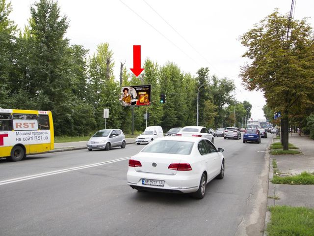 Щит 6x3, Воздухофлотский пр., 63, на светофоре, возле аэропорта "Киев", из центра Щит 6x3, Воздухофлотский пр., 63, на светофоре, возле аэропорта "Киев", из центра