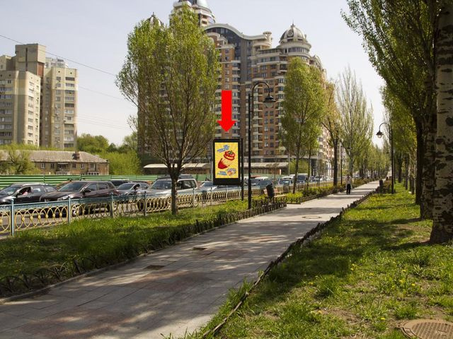 Сітілайт 1.2x1.8,  Украинки бул., 7а, на светофоре, в сторону пл. Л. Украинки