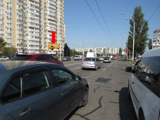 Щит 6x3,  Малиновского ул. 4-В, напротив супермаркета "Сильпо", в сторону ул. Тимошенко, супермаркета "Эпицентр", ст.м. "Героев Днепра"