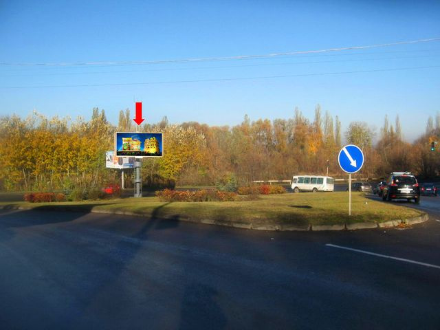 Щит 6x3, Набережная ул. / Яровица ул., кольцо, со стороны Грушевского пл. Щит 6x3, Набережная ул. / Яровица ул., кольцо, со стороны Грушевского пл.
