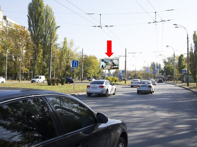 Призма 6x3,  Ивашкевича ул., 3, напротив, разделитель, в сторону ТРЦ "Караван", Оболони