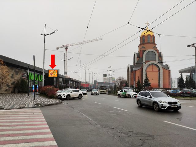 Беклайт 3.14x2.3,  Кирпы 5-Б, возле супермаркета Novus, McDonald's, напротив Южного жд вокзала, в сторону пр. Воздухофлотский