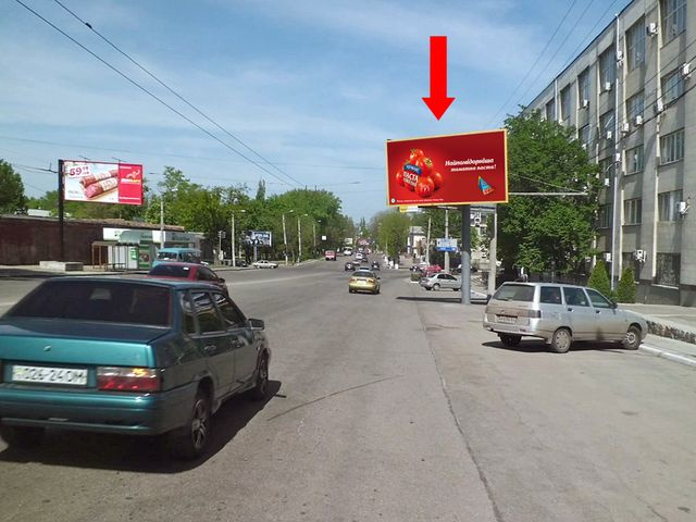 Щит 6x3,  Чикаленко ул. (бывш. Медведева ул.) / Ельворти ул., 7 (бывш.  Орджоникидзе ул.), возле БЦ "Ельворти"