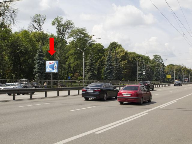 Беклайт 3.14x2.3,  Победы пр., 35, возле ст. м. "Политехнический институт", из центра