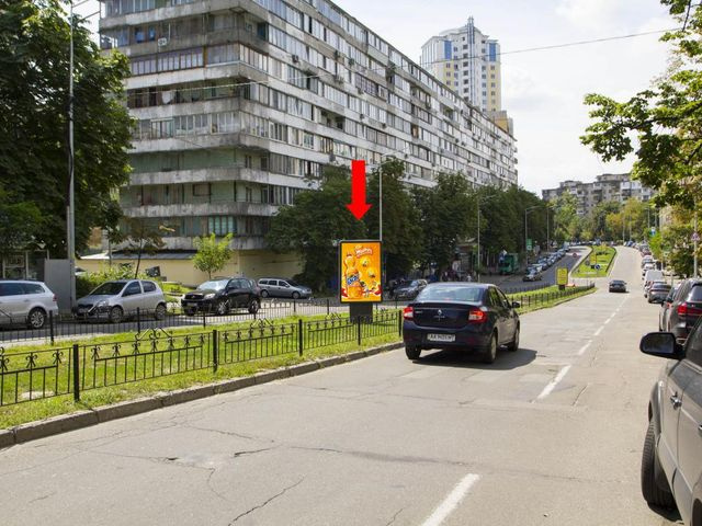 Сітілайт 1.2x1.8,  Гаврилишина ул. (бывш. ул. Василевской), 10 - ул. Ярмолы, разделитель, в сторону пр. Победы