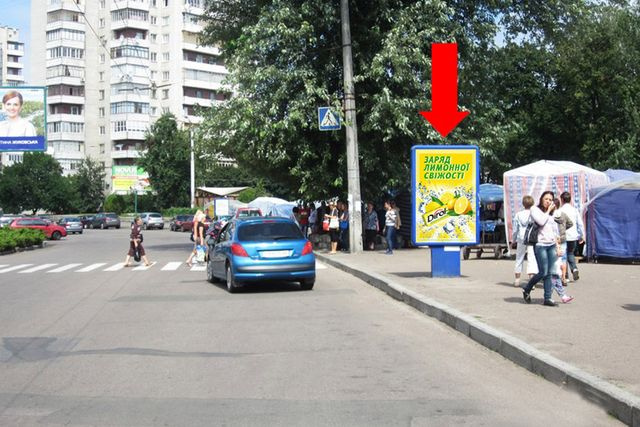 Сітілайт 1.2x1.8,  Шевченко бул. / 700-летия Черкасс пл., возле остановки, в центр