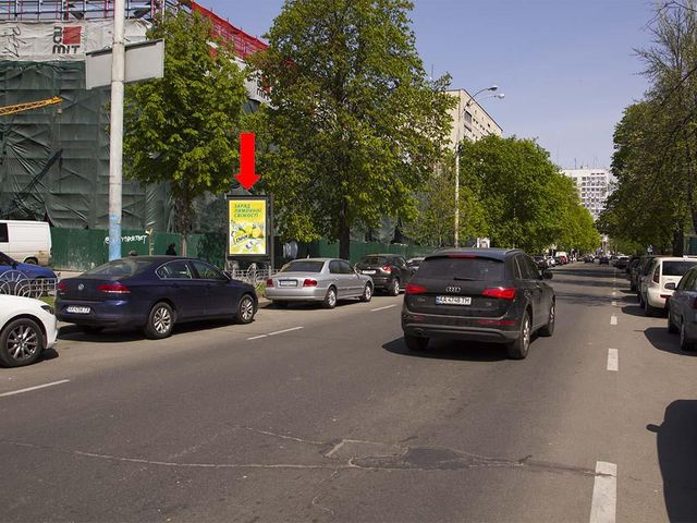 Сітілайт 1.2x1.8,  Омельяновича - Павленко ул. (бывш. Суворова), 15, возле кинотеатра "Зоряный", в сторону пл. Славы