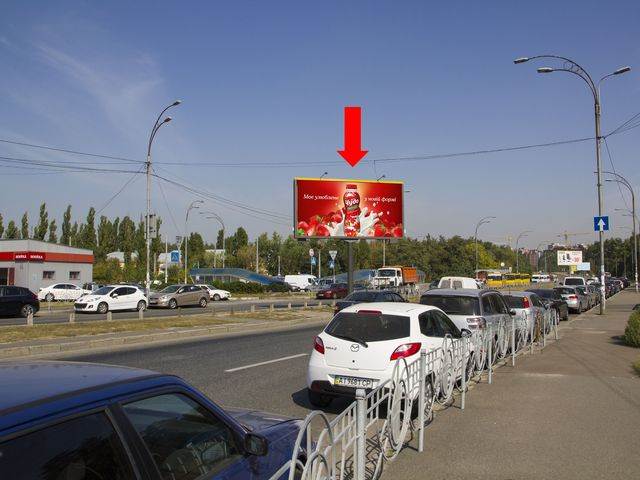 Призма 6x3,  Старобориспольская - пл. Харьковская, разделитель, ст.м. "Бориспольская", в сторону ст.м."Красный Хутор"