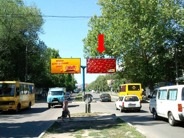 Щит 6x3,  Университетская ул. (бывш. 40-летия Октября ул.) / Мира ул., возле "Днепровского" рынка, разделитель, в центр, правый
