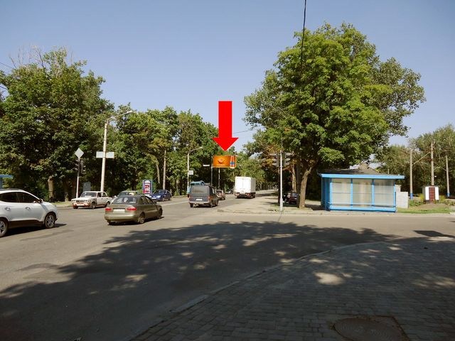 Щит 6x3, Московский пр. / Алешина пр. (бывш. Орджоникидзе пр.), в центр Щит 6x3, Московский пр. / Алешина пр. (бывш. Орджоникидзе пр.), в центр