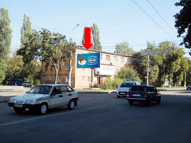 Щит 6x3,  Горького ул., 2, возле магазина "ТНЦ", Приватбанка