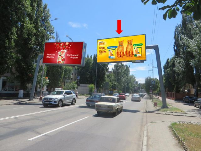 Щит 6x3,  Краснова ул., 3, возле банка "Пивденный", из центра