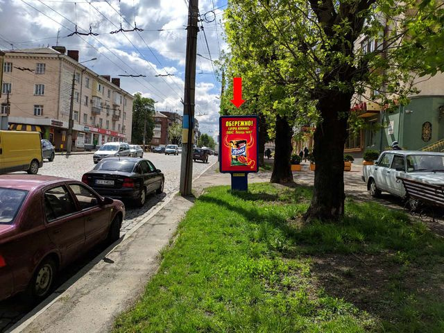 Сітілайт 1.2x1.8,  Главная ул., 126, напротив Укрэксимбанка, из центра