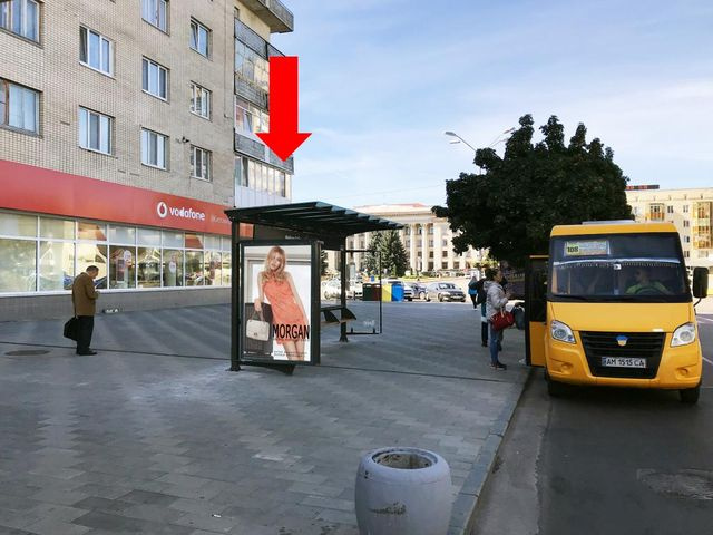 Сітілайт 1.2x1.8,  Киевская ул., 2, остановка "Соборная пл.", возле центра "Vodafone", в сторону Соборной пл.
