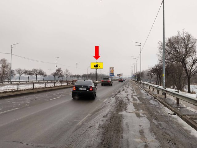 Цифрова панель 6x3,  Оболонский пр., разделитель, между ст.м. "Оболонь" и ст.м. "Почайна", в сторону ст. м. "Почайна", (ролик 10 сек, 1 выход/1,5 минуты)