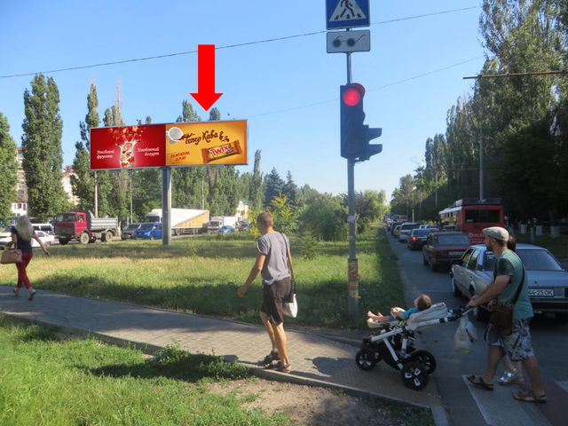 Щит 6x3,  Небесной Сотни пр. (бывш. Жукова пр.), 4В, разделитель, в центр, правая