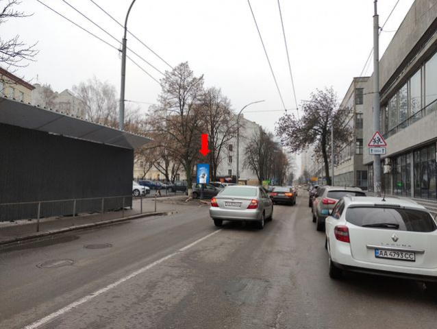 Сітілайт 1.2x1.8,  Московская ул., 8, напротив, в сторону Кловского спуска