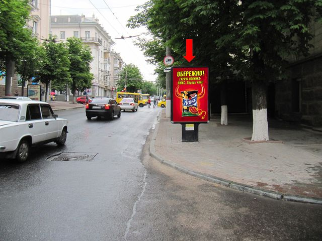 Сітілайт 1.2x1.8,  Шевченко ул. / Б. Перспективная ул. (бывш. Маркса ул.), 32/34, возле магазина "Люкс"