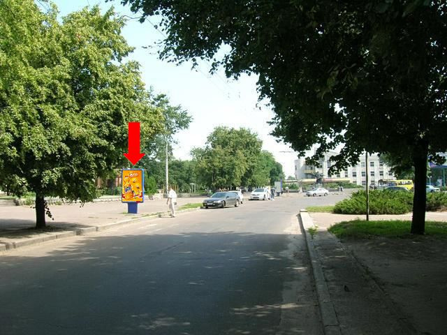 Сітілайт 1.2x1.8,  Шевченко бул. / 700-летия Черкасс пл., возле ресторана "Папа Карло", из центра