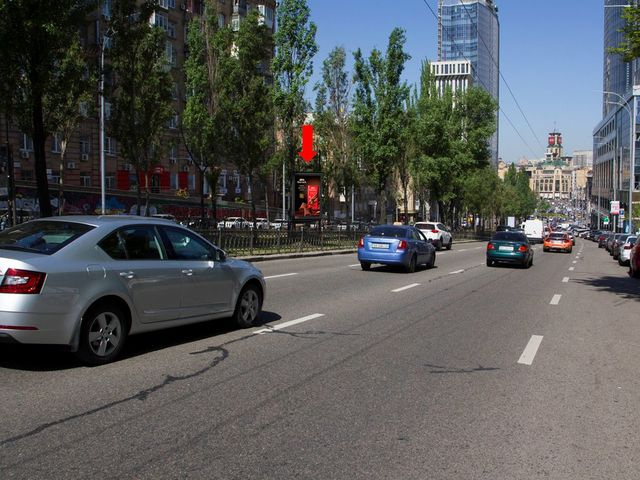 Скролл 1.2x1.8,  Украинки бул., 3, в сторону ул. Крещатик