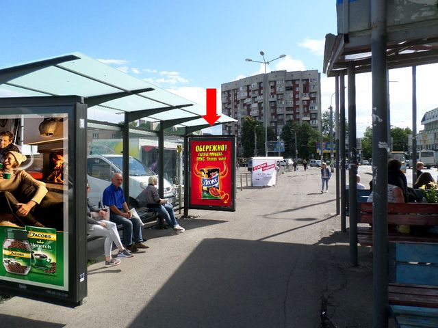 Сітілайт 1.2x1.8,  Гагарина ул., ТРЦ "Чайка", супермаркеты "Сильпо", "Эльдорадо", в сторону Грушевского ул., B2