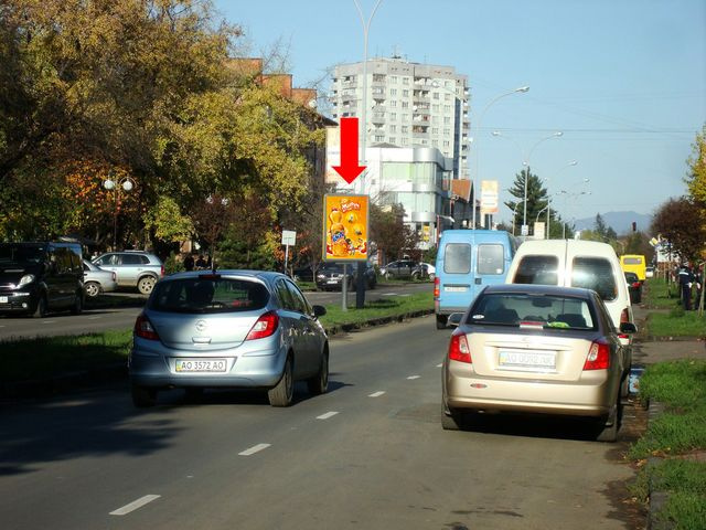 Сітілайт 1.2x1.8,  Свободы пр., 28, разделитель, центр обслуживания МТС, в сторону пл. Б. Хмельницкого
