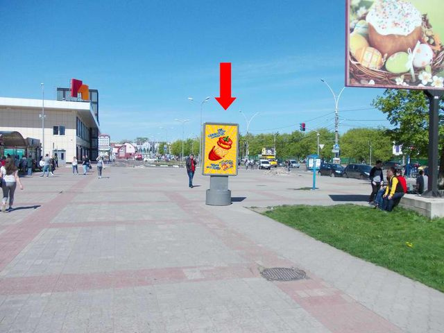 Сітілайт 1.2x1.8,  Харьковская ул., 2/1, возле ТРЦ "Мануфактура", супермаркетов "Сильпо", "Comfy"