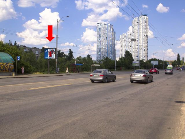 Беклайт 3.14x2.3,  Соборности пр. (бывш. Воссоединения пр.), напротив McDonald's, в сторону Дарницкой пл.