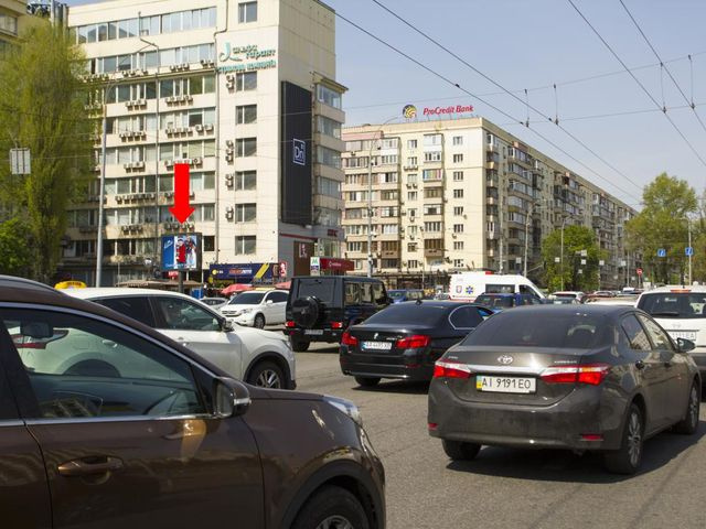 Беклайт 3.14x2.3,  Украинки бул., 26 / ул.Алмазова (бывш. ул. Кутузова), на светофоре, возле "KFC", в сторону ул. Бассейная