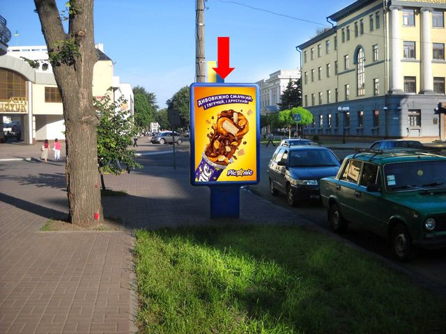 Сітілайт 1.2x1.8,  Крещатик ул. / Дашкевича ул., возле Укрсоцбанка, в сторону ТРЦ "Крещатик-сити"