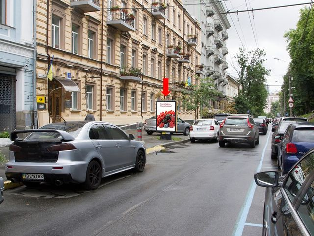 Сітілайт 1.2x1.8,  Терещенковская ул., 11, напротив парка Т. Шевченко, в сторону ул. Толстого