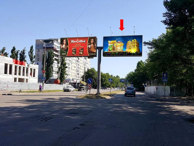 Щит 6x3,  Университетская ул. (бывш. 40-летия Октября ул.), 104, возле кинотеатра "Спутник", разделитель, из центра, правый