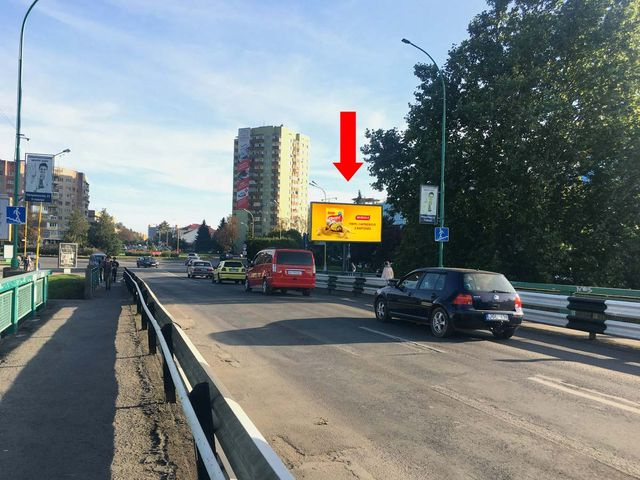 Призма 6x3,  Хмельницкого пл. / Славянская набережная, выезд с моста на площадь