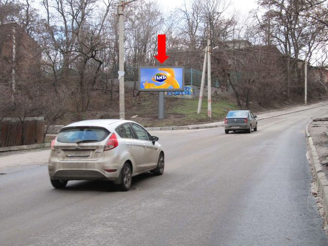 Беклайт 4x2,  Бажанова ул. - ул. Девичья, в сторону ул. Пушкинской, McDonald's