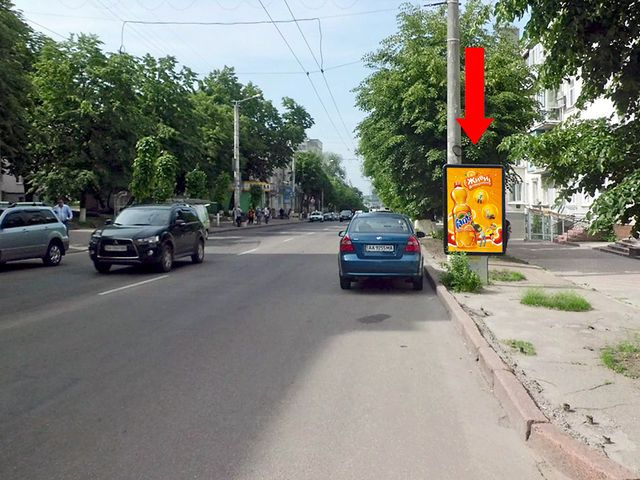 Сітілайт 1.2x1.8,  Б. Перспективная ул. (бывш. Маркса ул.), 10, возле магазина "Music Brand"