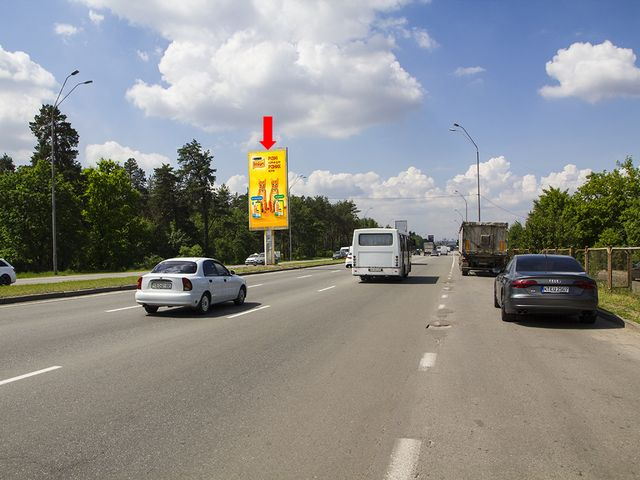Щит 3x6, Броварской пр., 45 на разделителе, в сторону ст.м. "Лесная", центра Щит 3x6, Броварской пр., 45 на разделителе, в сторону ст.м. "Лесная", центра