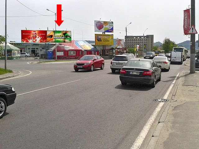 Щит 6x3, Хмельницкого ул., возле рынка "Галицкий перекресток", в центр, правый Щит 6x3, Хмельницкого ул., возле рынка "Галицкий перекресток", в центр, правый