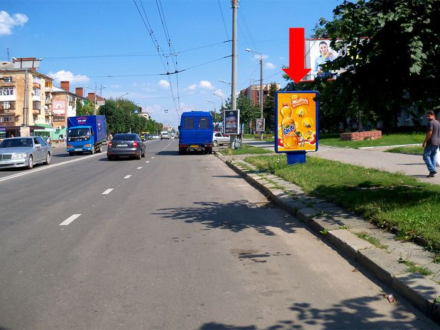 Сітілайт 1.2x1.8,  Независимости ул. / Бандеры ул., 1, возле Педагогического института, "Укрсоцбанка"