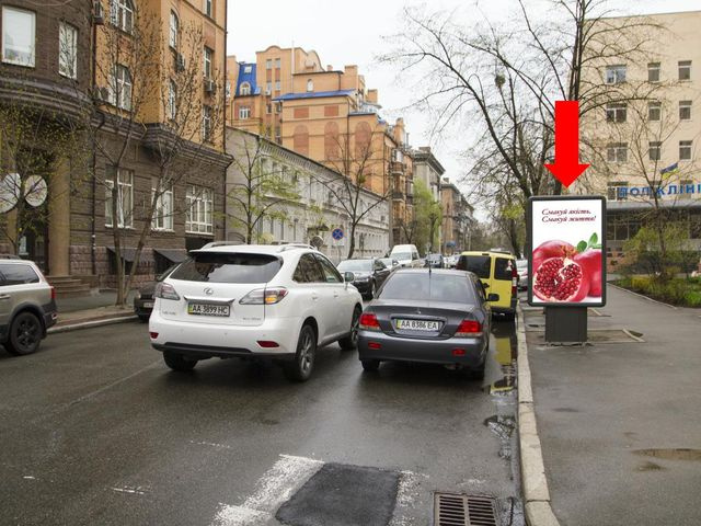 Сітілайт 1.2x1.8,  Волошская ул., 47 - ул. Введенская, возле Поликлиники Подольского р-на, в сторону Нижнего вала