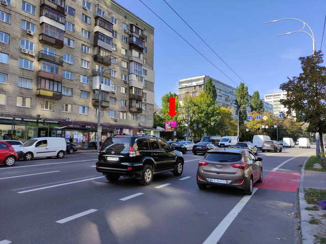 Щит 3.14x2.3,  Соломенская ул., 10 - ул. Алексеевская, на светофоре, в сторону Соломенской пл.