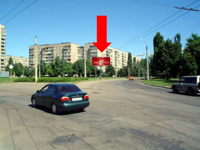 Щит 6x3, Сумгаитская ул. / 30-летия Победы ул., возле супермаркета "Эпицентр", разделитель Щит 6x3, Сумгаитская ул. / 30-летия Победы ул., возле супермаркета "Эпицентр", разделитель