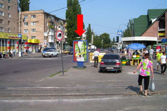 Сітілайт 1.2x1.8,  Холоменюка ул. / ул. Леонова, возле жд вокзала, остановки