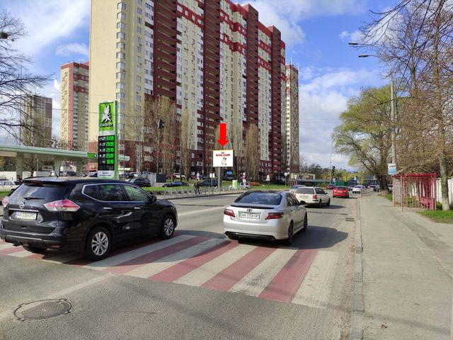 Щит 3.14x2.3,  Брожко ул. (бывш. Кировоградская ул.), 21, возле АЗС "Окко", в сторону пр. Лобановского (бывш. Краснозвездный пр.)