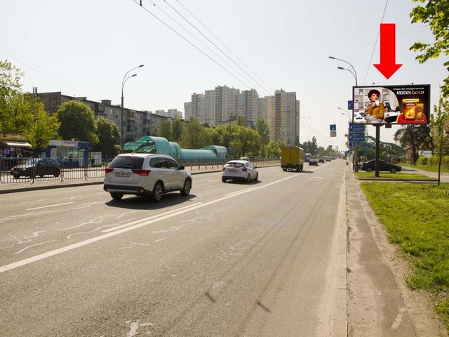 Призма 6x3,  Перова бул., 1, в сторону Броварского пр.