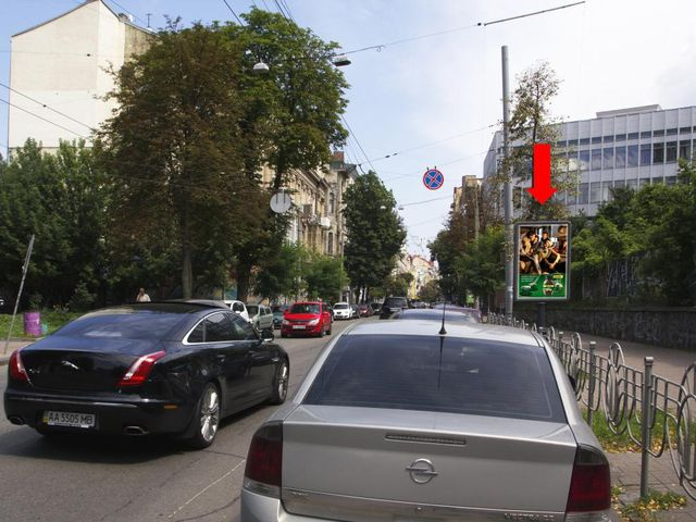 Сітілайт 1.2x1.8,  Б. Житомирская ул., 33 / ул. Стретинская, в сторону ул. Крещатик