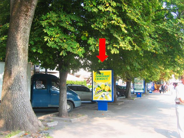 Сітілайт 1.2x1.8,  Проскуровская ул. / ул. Грушевского, возле парка им. Т. Шевченко, салона "Киевстар"
