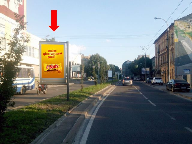 Скролл 1.2x1.8,  Черновола пр., 31, разделитель, возле клуба "Malevych", в центр